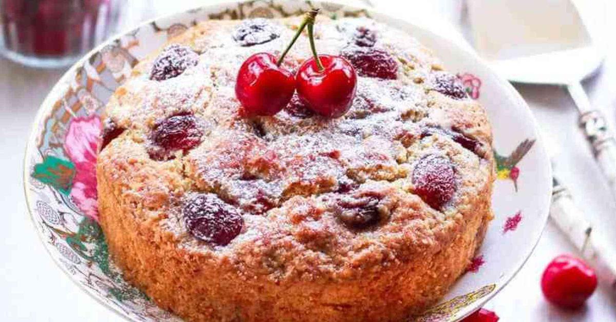 Charlotte cake with cherries: how to make a popular dessert in a ne...