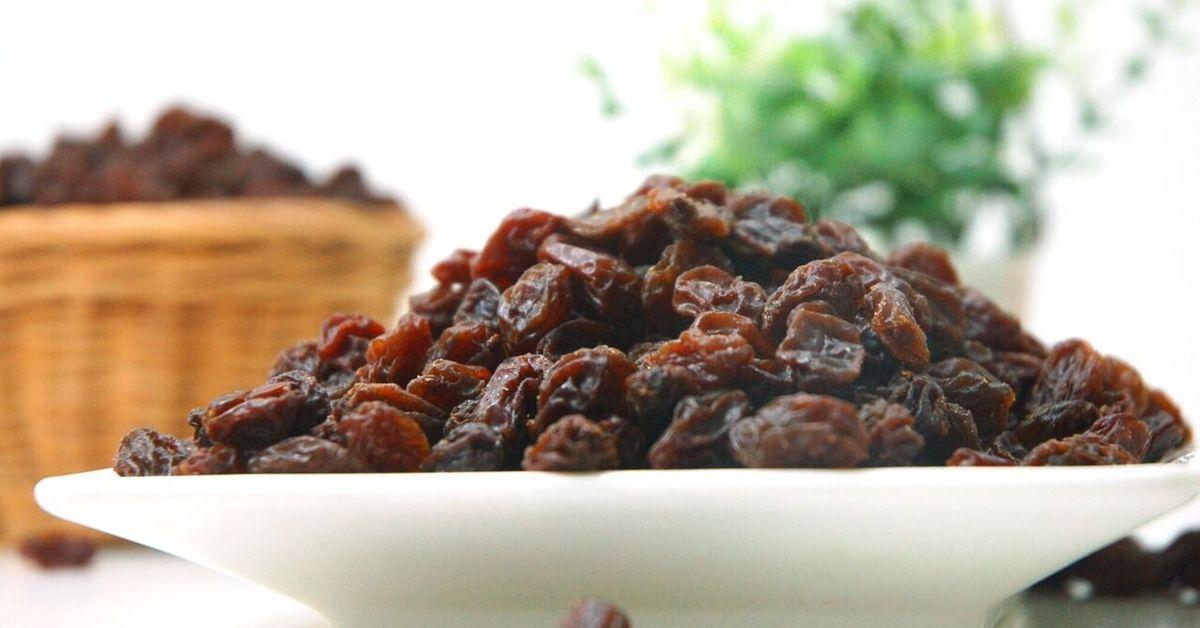Delicious raisins: why soaked are healthier than raw.