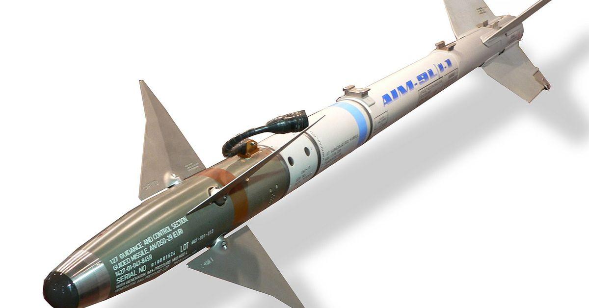 Canada donates 43 AIM-9 short-range air-to-air missiles to Ukraine.