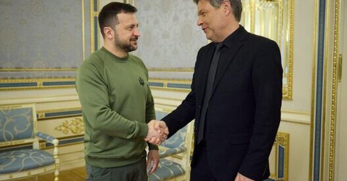 Zelenskyy discusses Russian missile terror with German Vice Chancel...