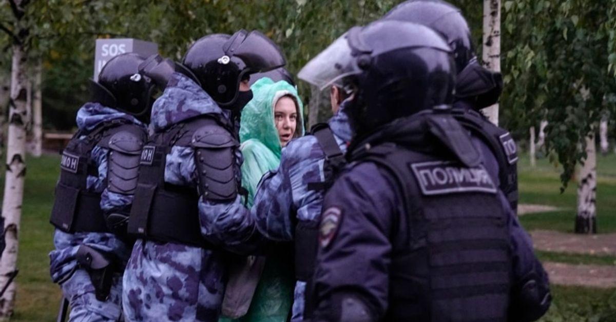 Russian Crackdown On Anti-Mobilization Protests Continues; Nearly 8...